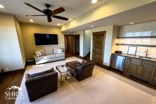 Straw Residence at Balsam Mountain Preserve - Jackson County, North Carolina | Shick Construction